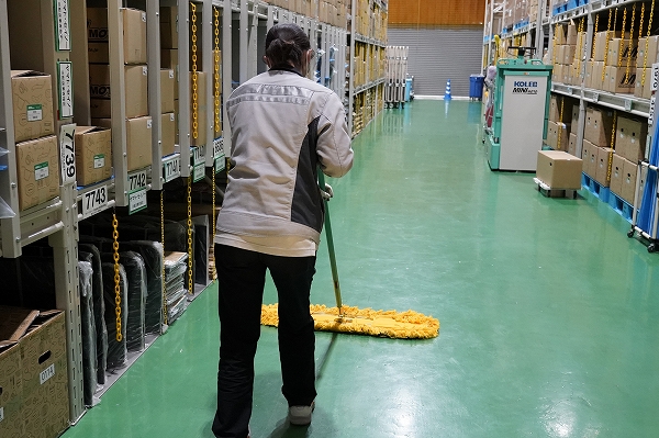 検査・梱包物流作業