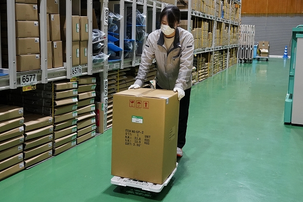 検査・梱包物流作業