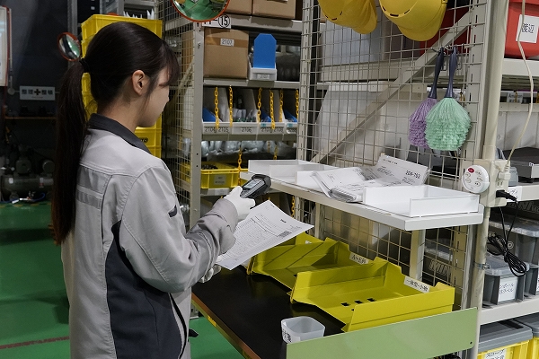 検査・梱包物流作業
